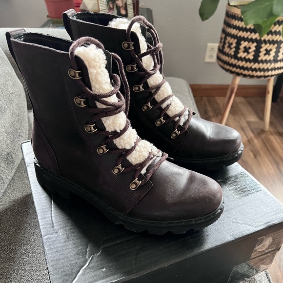 Sorel Lennox Lace Boots - Picture 1 of 5